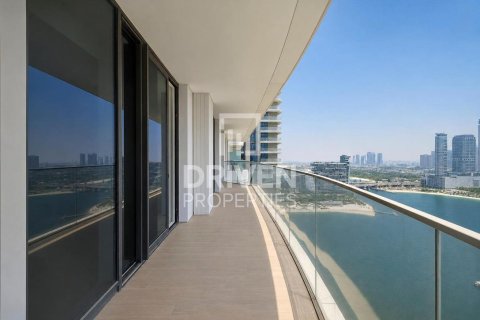 Appartement de 3 chambres à EMAAR Beachfront, UAE No. 201477 28