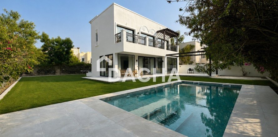 5 bedrooms Villa in Jumeirah Village Triangle, UAE No. 207803