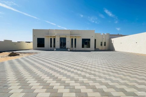 Villa de 4 dormitorios  No. 123846 3