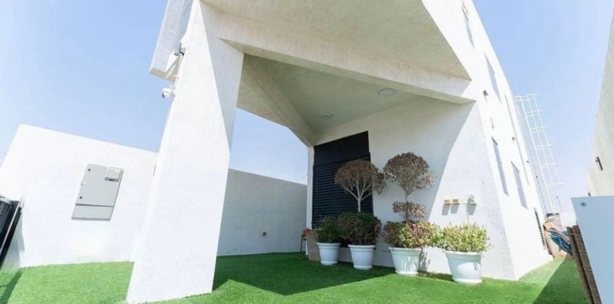 Villa de 3 chambres à Dubai, UAE No. 161921