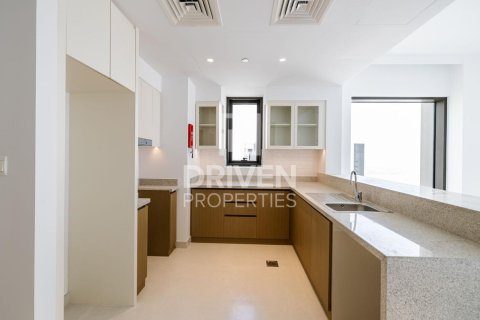 Квартира с 2 спальнями в Creekside 18, ОАЭ №209386 3