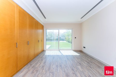 Вилла с 4 спальнями в Дубай, ОАЭ №147638 12