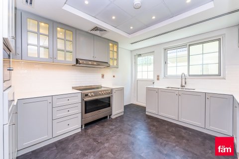 Вилла с 4 спальнями в Дубай, ОАЭ №147638 10