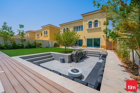 Вилла с 4 спальнями в Дубай, ОАЭ №147638 4