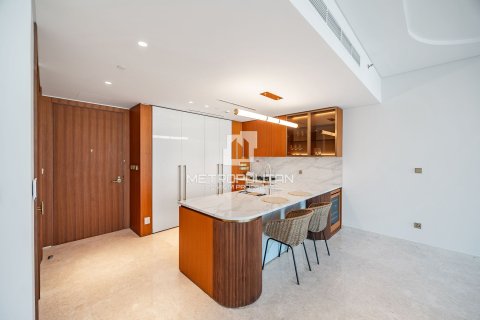 2 bedrooms Apartment in Palm Jumeirah, UAE No. 40532 4