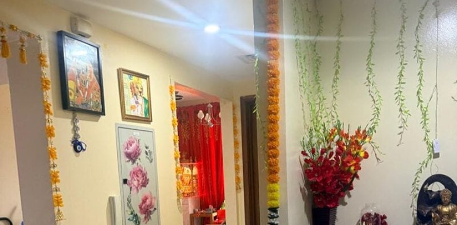 2 bedrooms Apartment in Jumeirah Village Circle, UAE No. 185024