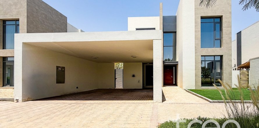 Villa de 4 dormitorios en Dubai South (Dubai World Central), UAE No. 174113