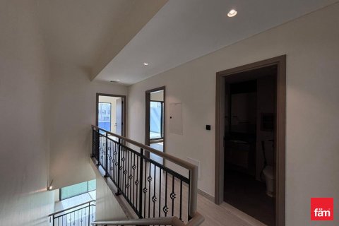 Вилла с 4 спальнями в Дубай, ОАЭ №141231 16