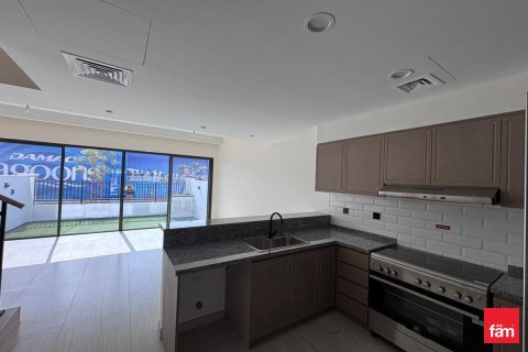 Вилла с 4 спальнями в Дубай, ОАЭ №141231 12