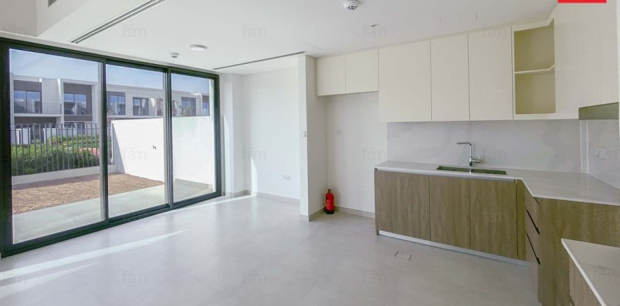 Вилла с 3 спальнями в Дубай, ОАЭ №141232