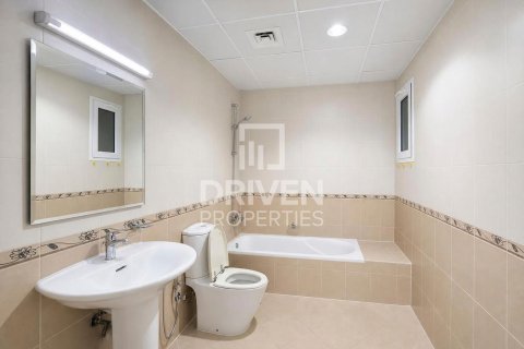 Apartment de 2 dormitorios en Majan, UAE No. 209816 17