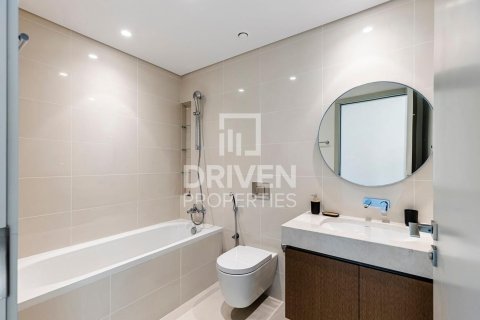 Квартира с 2 спальнями в EMAAR Beachfront, ОАЭ №192349 11