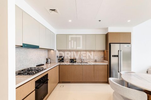 Квартира с 2 спальнями в EMAAR Beachfront, ОАЭ №192349 9