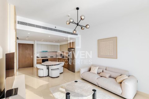 Квартира с 2 спальнями в EMAAR Beachfront, ОАЭ №192349