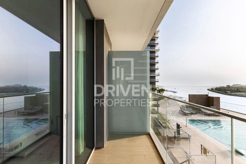 Квартира с 2 спальнями в EMAAR Beachfront, ОАЭ №192349 13