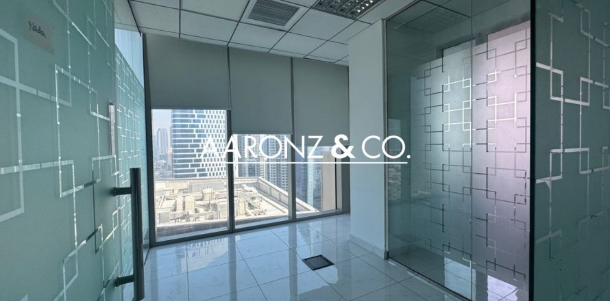 177مربع، مكتب في الخليج التجاري, الإمارات العربية المتحدة رقم 135967