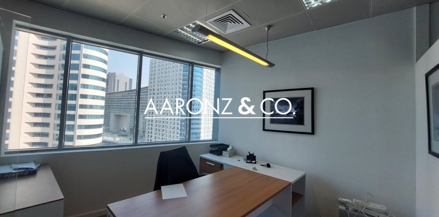 89مربع، مكتب في الخليج التجاري, الإمارات العربية المتحدة رقم 135969