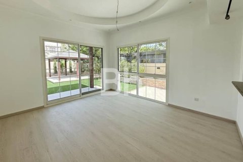 5 bedrooms Villa in Mudon, UAE No. 68159 8