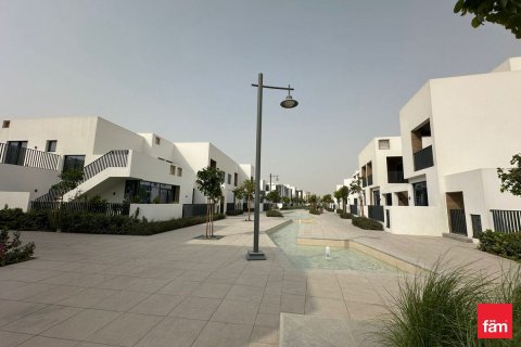 4 bedrooms Villa in Dubai, UAE No. 163286 16