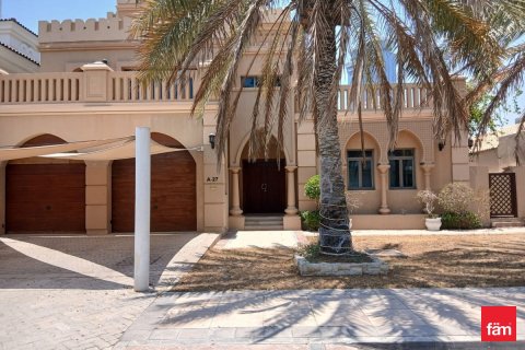 5 bedrooms Villa in Palm Jumeirah, UAE No. 163288 11