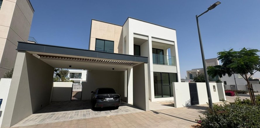 Villa de 4 dormitorios en Dubai, UAE No. 210459