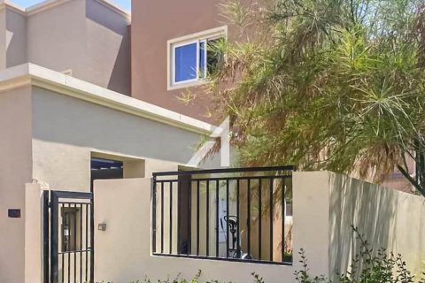 Villa de 4 dormitorios en Dubai Land, UAE No. 148373 4