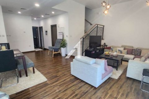 Villa de 4 dormitorios en Dubai Land, UAE No. 148373