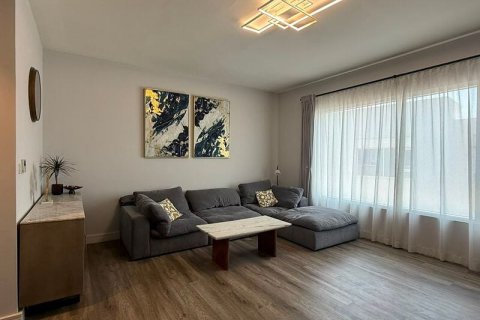 Квартира с 2 спальнями в EMAAR South, ОАЭ №166978 4