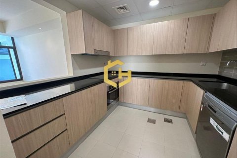 4 bedrooms Townhouse in District 11, UAE No. 18323 2
