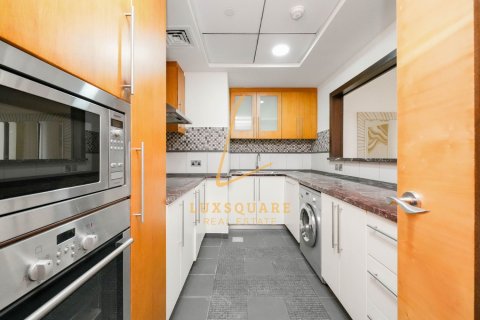 2 bedrooms Apartment in Dubai, UAE No. 147921 4