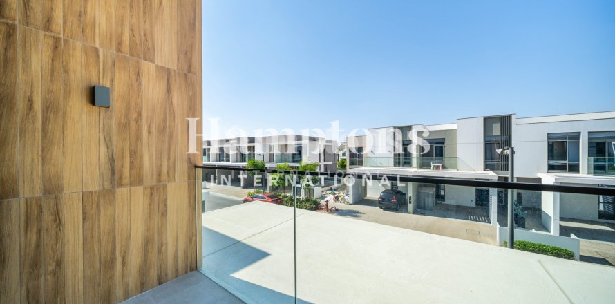 Villa de 3 dormitorios en Ruba, UAE No. 149800