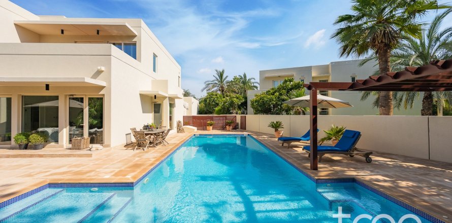 Villa de 5 chambres à Saheel, UAE No. 186600