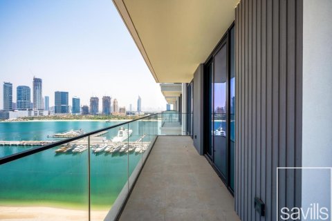 Квартира с 2 спальнями в EMAAR Beachfront, ОАЭ №194597 8