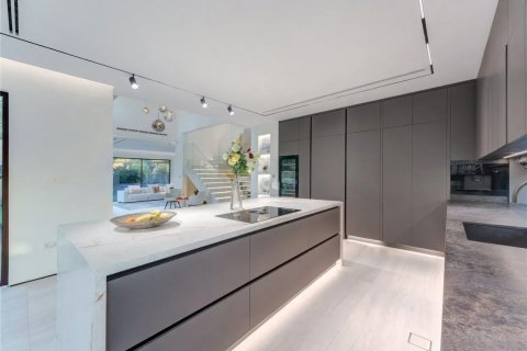 Villa de 4 dormitorios en Dubai, UAE No. 183454 3