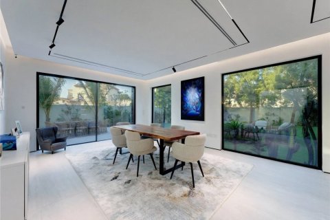 Villa de 4 dormitorios en Dubai, UAE No. 183454 6