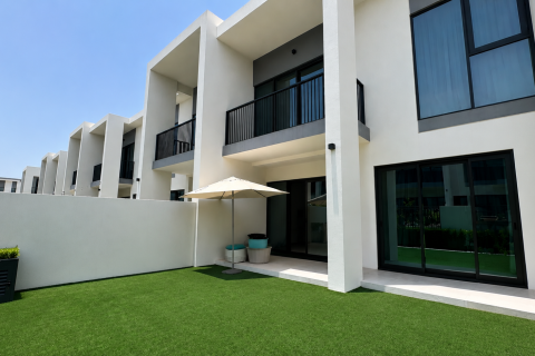 3 bedrooms Townhouse in Dubai, UAE No. 183457