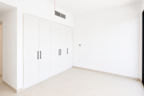 3 bedrooms Townhouse in Dubai, UAE No. 183457 9