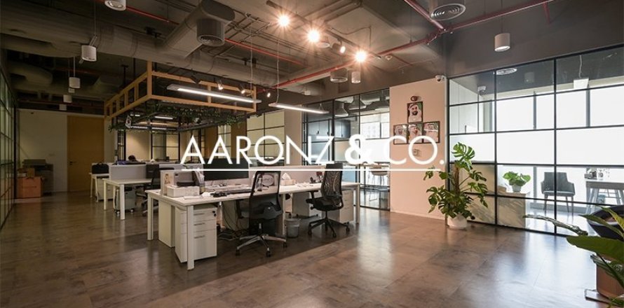 367m² Office in Dubai Marina, UAE No. 142862