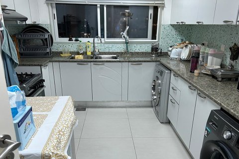 3 bedrooms Apartment No. 127738 12