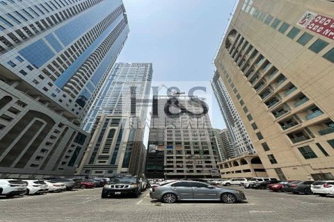 Land de 2406m²  No. 112635 9