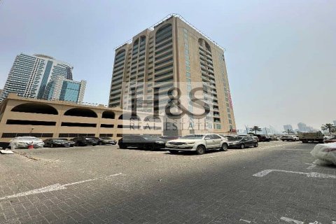Land de 2406m²  No. 112635 11