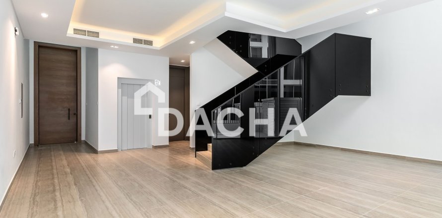 Вилла с 4 спальнями в Аль-Барари, ОАЭ №155606