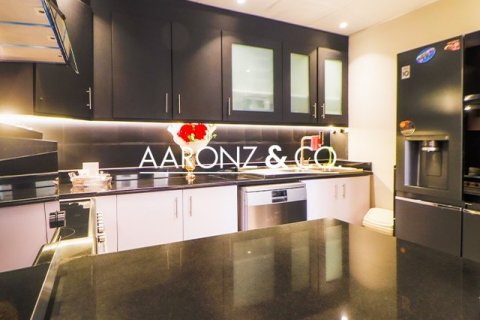 3 bedrooms Apartment  No. 110081 18