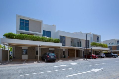 Apartment de 2 dormitorios en Dubai, UAE No. 168546