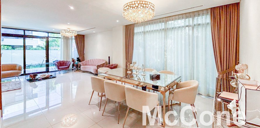 Villa de 4 dormitorios en The Field, UAE No. 74955