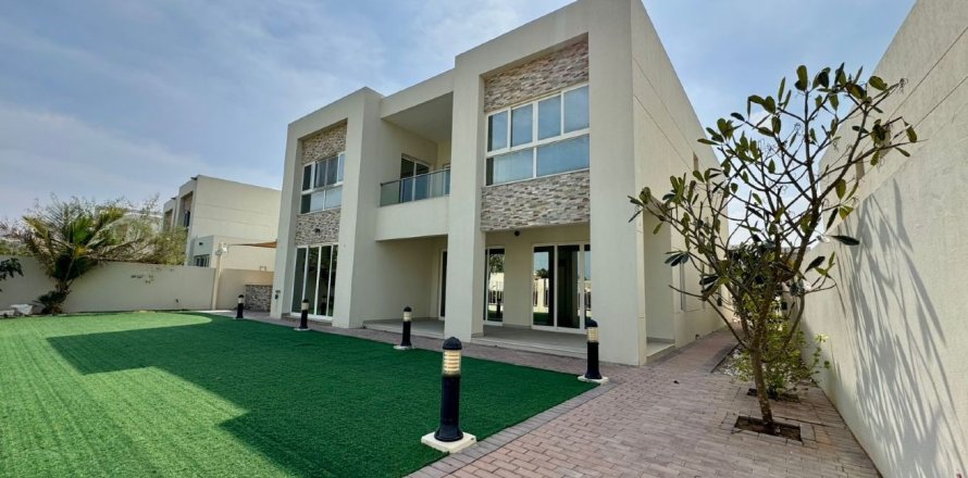 4 bedrooms Villa in Ras Al Khaimah, UAE No. 183707