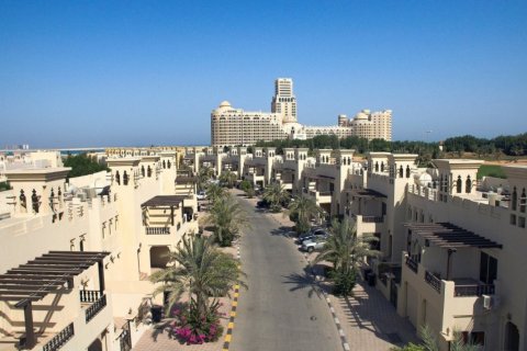 4 bedrooms Townhouse in Ras Al Khaimah, UAE No. 183712 9