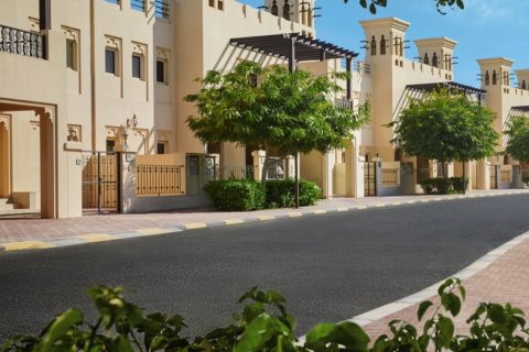 4 bedrooms Townhouse in Ras Al Khaimah, UAE No. 183712 3
