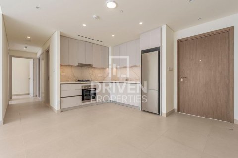 Квартира с 2 спальнями в EMAAR Beachfront, ОАЭ №193775 13