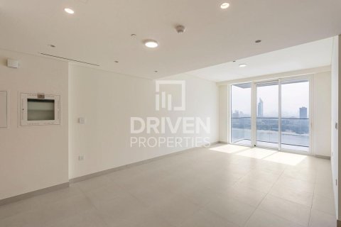 Квартира с 2 спальнями в EMAAR Beachfront, ОАЭ №193775 4